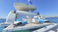 INFINITAS yacht charter: Swimming platform