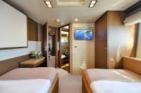 INFINITAS yacht charter: Twin suite