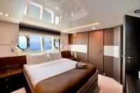 INFINITAS yacht charter: Double suite