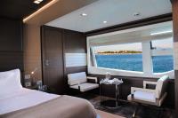 INFINITAS yacht charter: Master suite