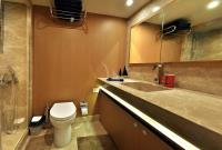 LE-PIETRE yacht charter: VIP bathroom