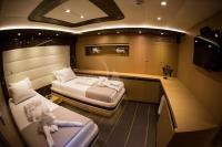 LE-PIETRE yacht charter: convertible cabin