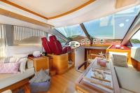 MINE yacht charter: Salon
