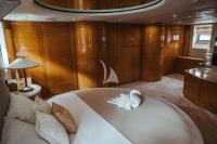 MOONRAKER yacht charter: Master cabin