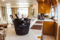 MOONRAKER yacht charter: Main saloon bar