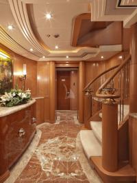 CAPRI-I yacht charter: Lower deck hallway