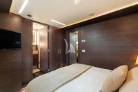 55-FIFTYFIVE yacht charter: 55 FIFTYFIVE - photo 56