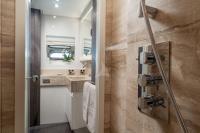55-FIFTYFIVE yacht charter: 55 FIFTYFIVE - photo 24