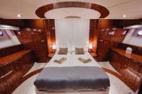 LADY-LONA yacht charter: VIP CABIN