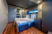 KOKONUTS-WALLY yacht charter: Vip cabin 2