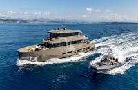 KOKONUTS-WALLY yacht charter: Running with tender