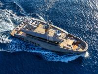 KOKONUTS-WALLY yacht charter: Cruising