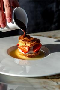 KOKONUTS-WALLY yacht charter: Lifestyle