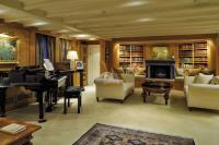 CHRISTINA-O yacht charter: Lapis Lounge