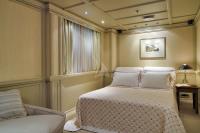 CHRISTINA-O yacht charter: Guest cabin