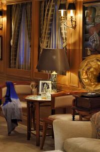CHRISTINA-O yacht charter: Callas Lounge