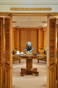 CHRISTINA-O yacht charter: CHRISTINA O - photo 17