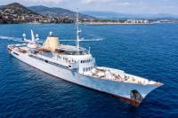 CHRISTINA-O yacht charter: CHRISTINA O profile