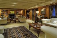 CHRISTINA-O yacht charter: Lapis Lounge