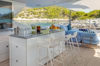 SEA-WOLF yacht charter: Upper deck - Bar -Tv