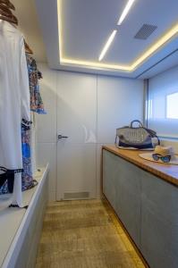 SEA-WOLF yacht charter: Master Walk in closet